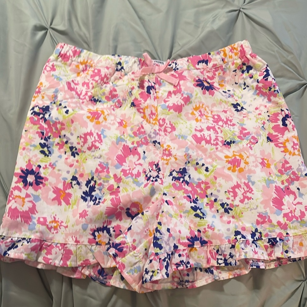 Crown and Ivy kids extra large floral shorts